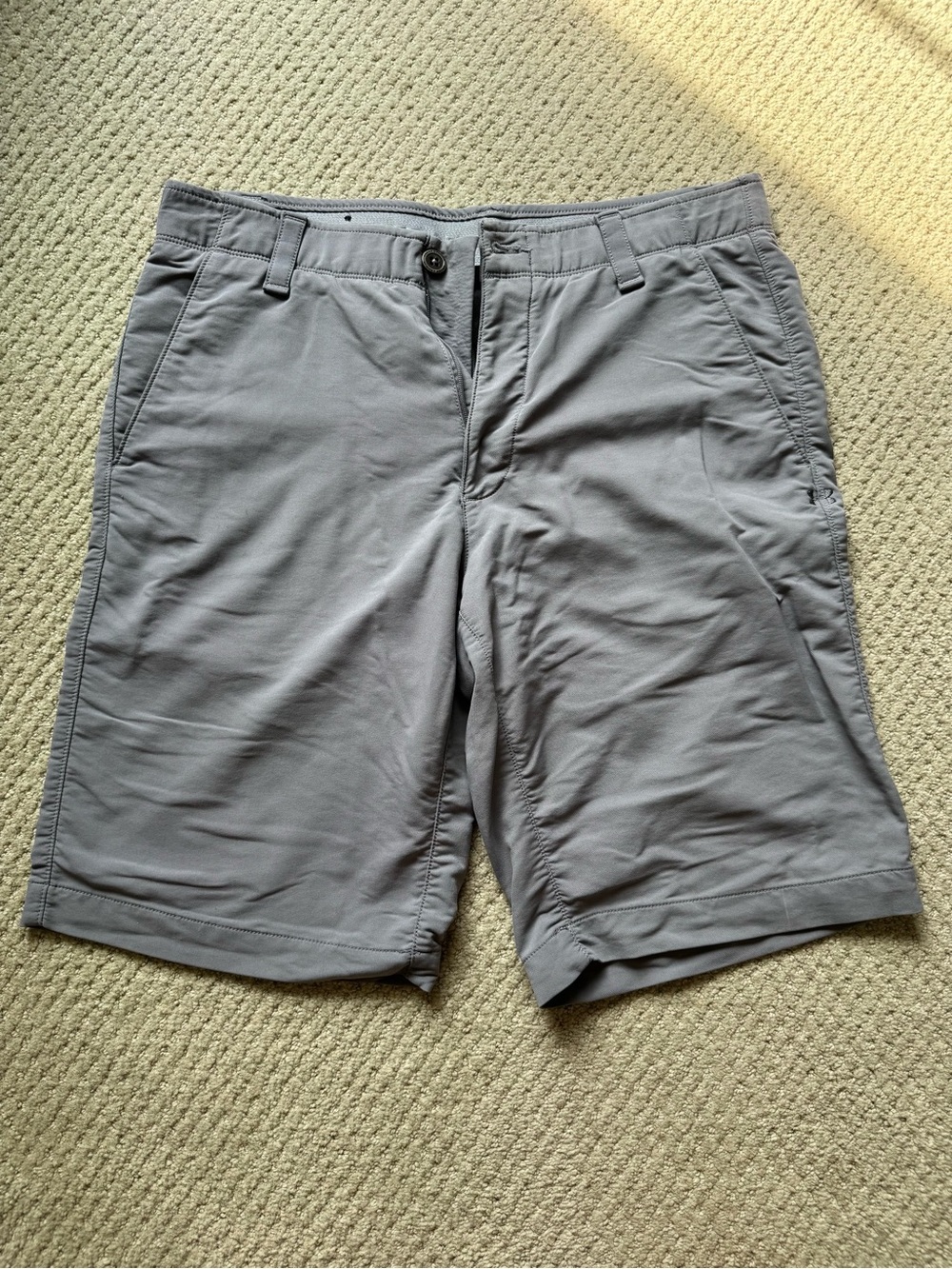 Under Armour Men's Light Gray Flat-Front Performance Shorts